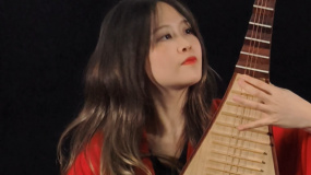 影迷化身人型BGM播放器 现场弹奏琵琶版《倩女幽魂》