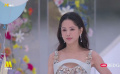 李若彤优雅亮相REDGALA春天开幕式红毯