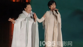 趙雅芝何賽飛同臺演唱 歲月從不敗美人具象化了！