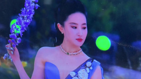 刘亦菲亮相杭州西湖 将春天具象化了