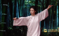 张艺凡素衣舞剑 令人置身《卧虎藏龙》的东方武侠美学