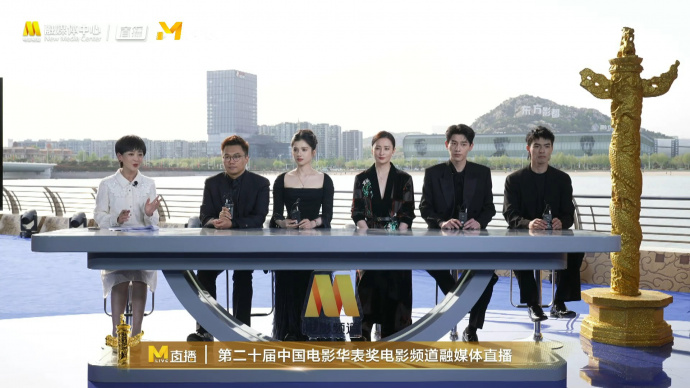 《独一无二》剧组做客直播间 分享影片拍摄幕后故事