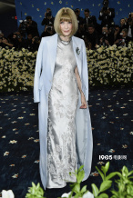 2025 Met Gala：蕾哈娜携三胎亮相，炸翻全场！