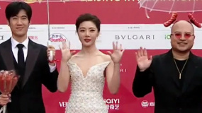 《人生开门红》剧组亮相北影节红毯