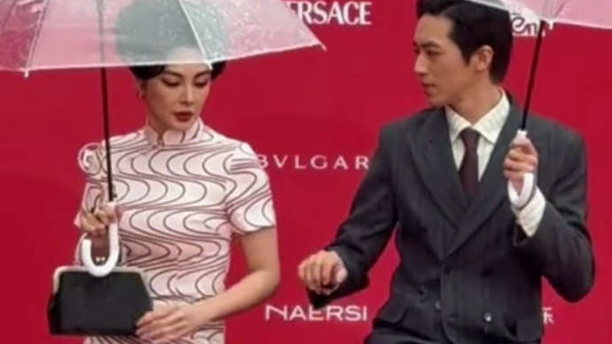 张雨绮 许魏洲表演《花样年华》片段