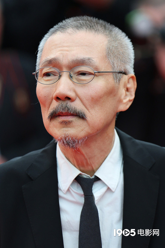 戛纳红毯颁新规后…刘晓庆龚俊是枝裕和等亮相！