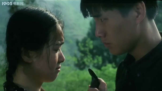 红月亮：两难抉择，爱情与前途的抉择之路