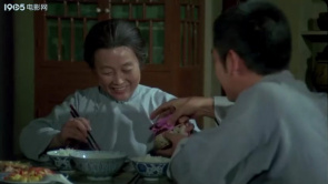 波斯猫在行动：聚在一起，讨论关于一份...