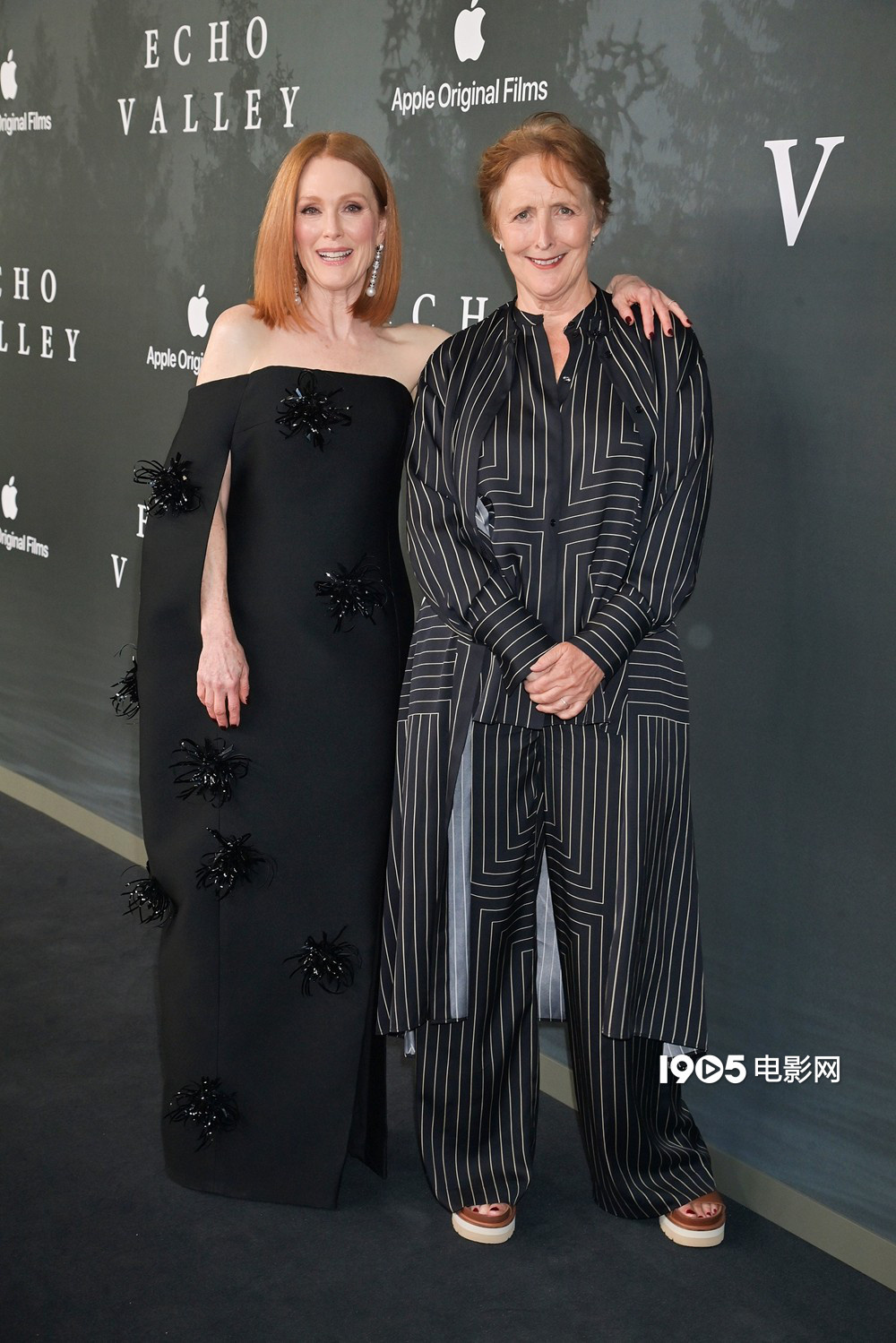 《回声谷》欧洲首映 “母女档”摩尔、悉尼妹亮相