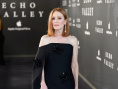 《回聲谷》歐洲首映 “母女檔”摩爾、悉尼妹攜手亮相