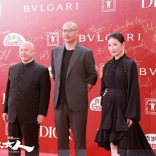 一個(gè)男人和一個(gè)女人