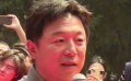 黄渤回母校北电领奖 当时在学校里练的晨功 今天听到回声了