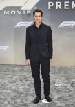 皮特《F1：狂飙飞车》全球首映 赛车、车手齐助阵