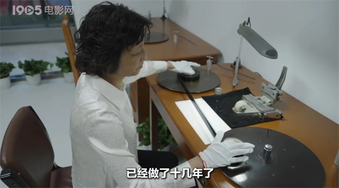 还原28岁朱时茂超高颜值，他们为老电影“修容”
