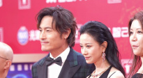 耿樂、倪虹潔亮相第27屆上海國際電影節(jié)閉幕式紅毯
