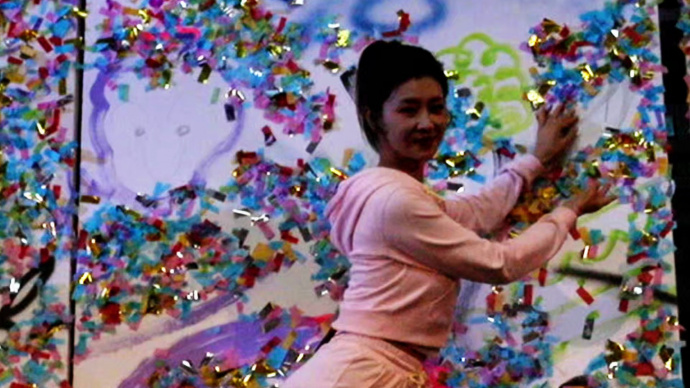 好美好浪漫！江一燕、斓曦、吕一体验花彩艺术