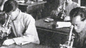 王砚辉王一楠谷嘉诚重回西南联大旧址 感受跨越时空的感动