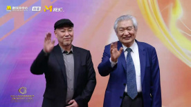 美术指导霍廷霄、编剧王兴东出席入场仪式