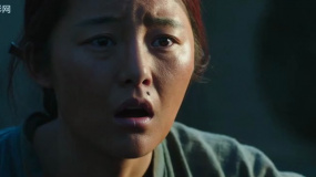 决战狂沙镇：藏匿外人引搜查，危机一触即发！