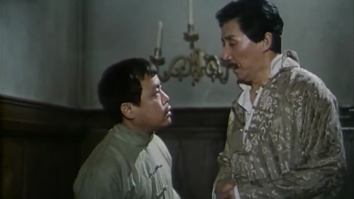 镖王：管事大人与野小子的江边对峙