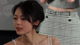 张凌赫喂赵今麦吃馒头 现场开启吃播投喂模式！