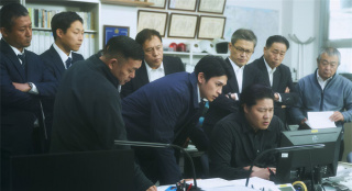 藤井道人新作《港之光》曝劇照 真榮田鄉(xiāng)敦主演