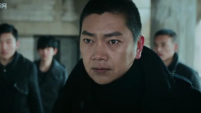 猎鹰追击：警察包围嫌犯，心理专家欲劝降！