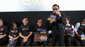 二十年的友情！梁家輝獻(xiàn)吻成龍