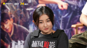 张子枫拍《捕风追影》手上留下伤疤