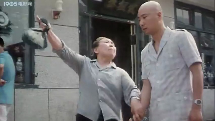 傻冒经理：琐事冲突与邻里矛盾，一场啼笑皆非的人生戏