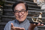 成龍獲頒“終身成就金豹獎(jiǎng)”