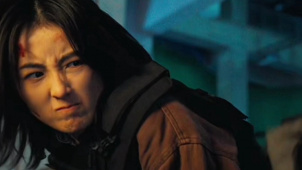 张子枫动作戏好飒 《捕风追影》看爽了！