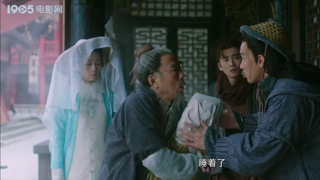 盗婴之谜：疯老爷爷卖馄饨背后的心酸往事