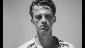 加缪小说改编！弗朗索瓦·欧容导演新作《局外人》曝预告片