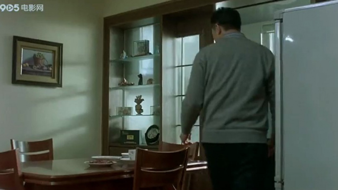 情暖万家：工厂老板画大饼，爱学孩子迎上学路