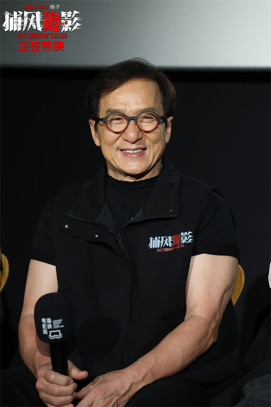 《捕风追影》曝MV 成龙此沙警匪双强狠爽过招!