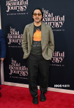 《绮梦之旅》首映 玛格特罗比衣着清凉同框法瑞尔