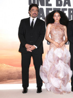 《一战再战》首映 小李子造型沉稳缇娅娜狂秀腹肌