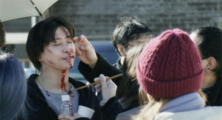 鲜血淋漓拳击搏命…《全裸导演》主创新作曝幕后