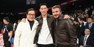 成龙、梁朝伟、小贝、李栋旭等观战NBA中国赛