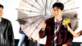 龚俊再现撑伞出场名场面 现场演绎十八剑阵