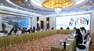 《欢乐家长群2》研讨会召开 制片人表示将有第3部