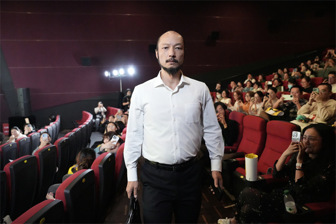 《8号出口》金鸡首映 主创出席怪异风格吓观众