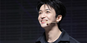 《惊天魔盗团3》首映 黄子弘凡现场演唱推广曲