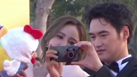 第38届金鸡奖入场仪式 袁弘张歆艺夫妻甜蜜合照