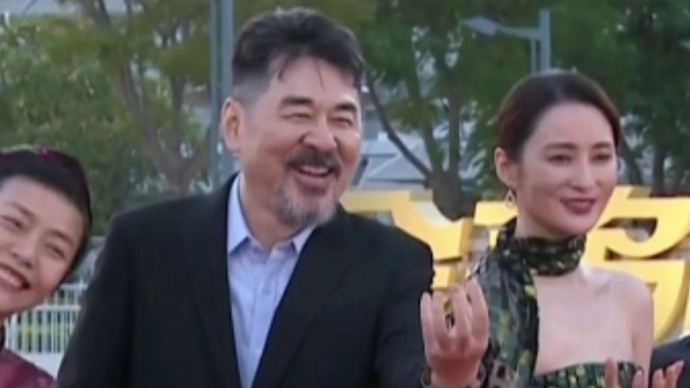 第38届金鸡奖入场仪式 陈建斌蒋勤勤夫妇好甜啊