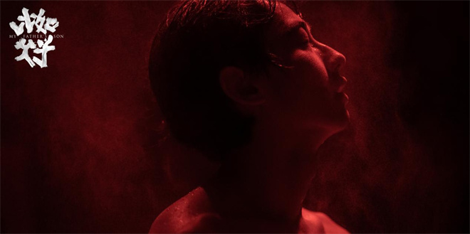 国内首部AI题材电影！仇晟《比如父子》定档12.6