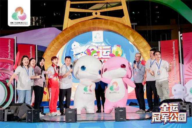 吉祥物原型“拍片”了！纪录电影《中华白海豚》12月12日全国上映