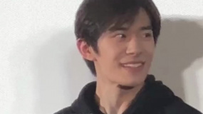 易烊千玺金鸡影帝之后和观众见面 更松弛也更有成熟魅力了