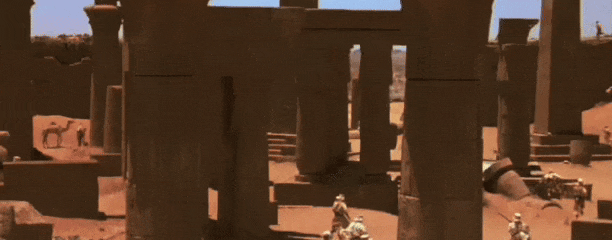 站在神秘埃及的金字塔前,你会想起哪部电影?